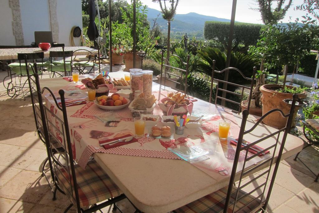 Table De Fred Le Plan-de-la-Tour Exterior foto